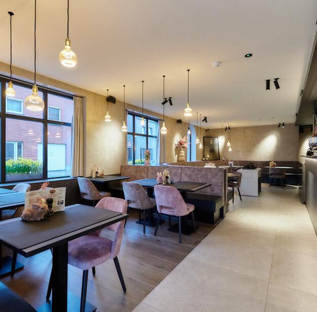 Akoestische en beprinte lichtplafonds horecazaak Langemark