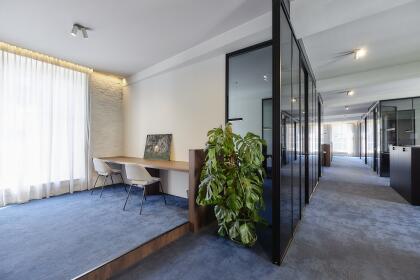 Plafonds tendus acoustiques espaces de bureaux en couleur Gris Perle