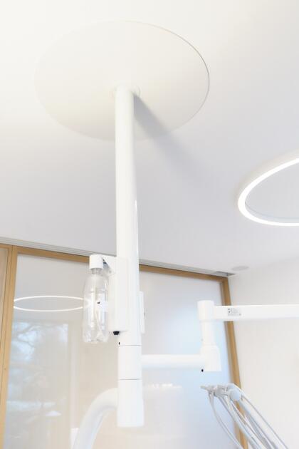 Plafonds tendus standards pour cabinet dentaire à Puurs